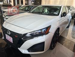 نيسان ألتيما